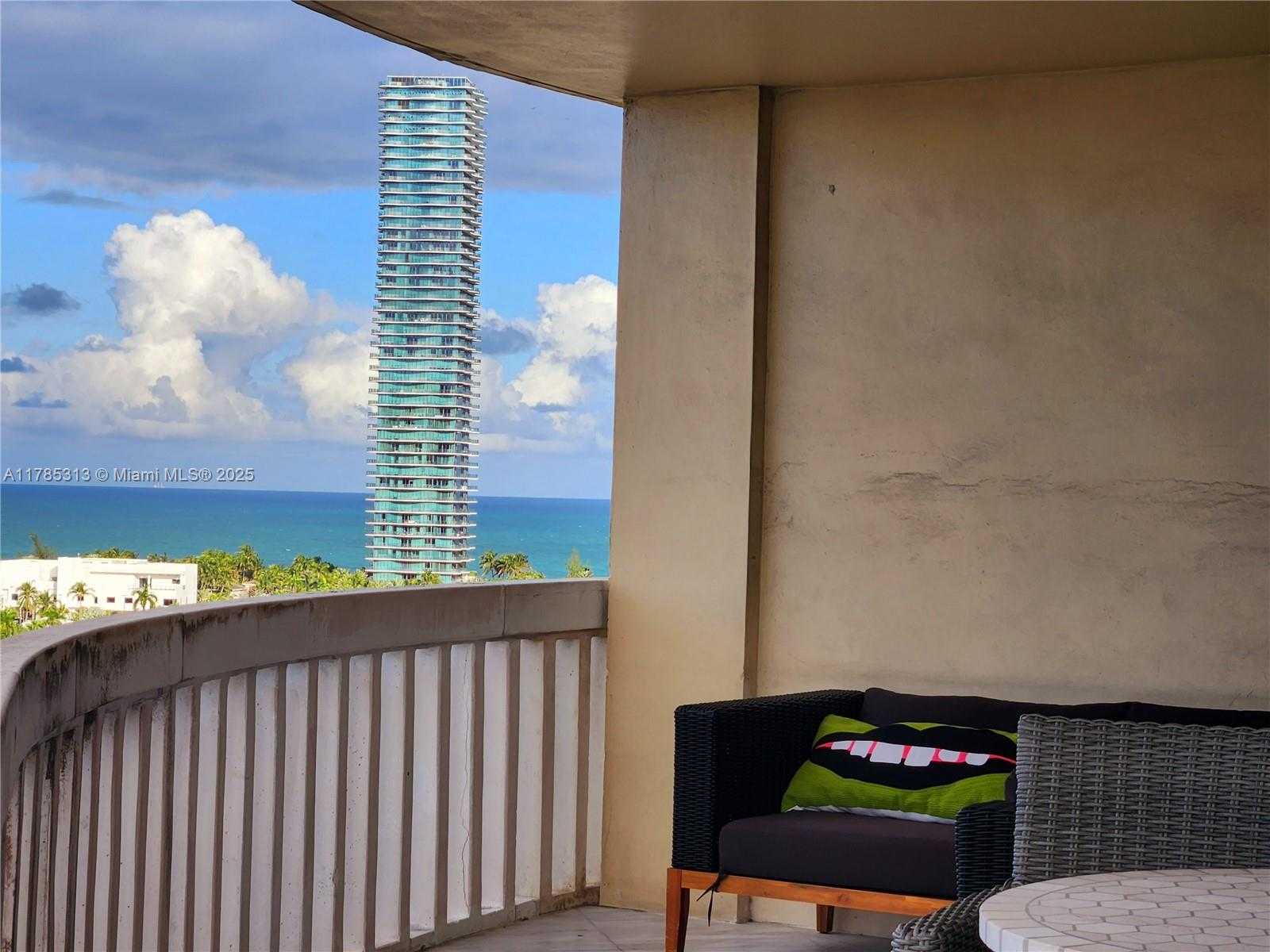 Small Image of 19355 TURNBERRY WAY #11B, Aventura Number 5