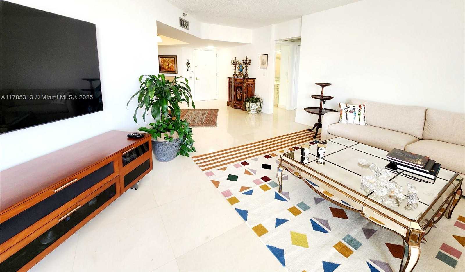 Small Image of 19355 TURNBERRY WAY #11B, Aventura Number 8