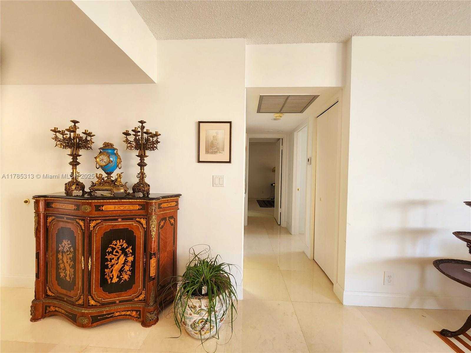 Small Image of 19355 TURNBERRY WAY #11B, Aventura Number 9
