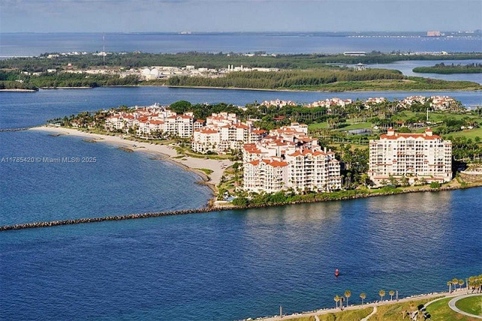 Small Image of 19152 FISHER ISLAND DR #19152, Miami Beach Number 27