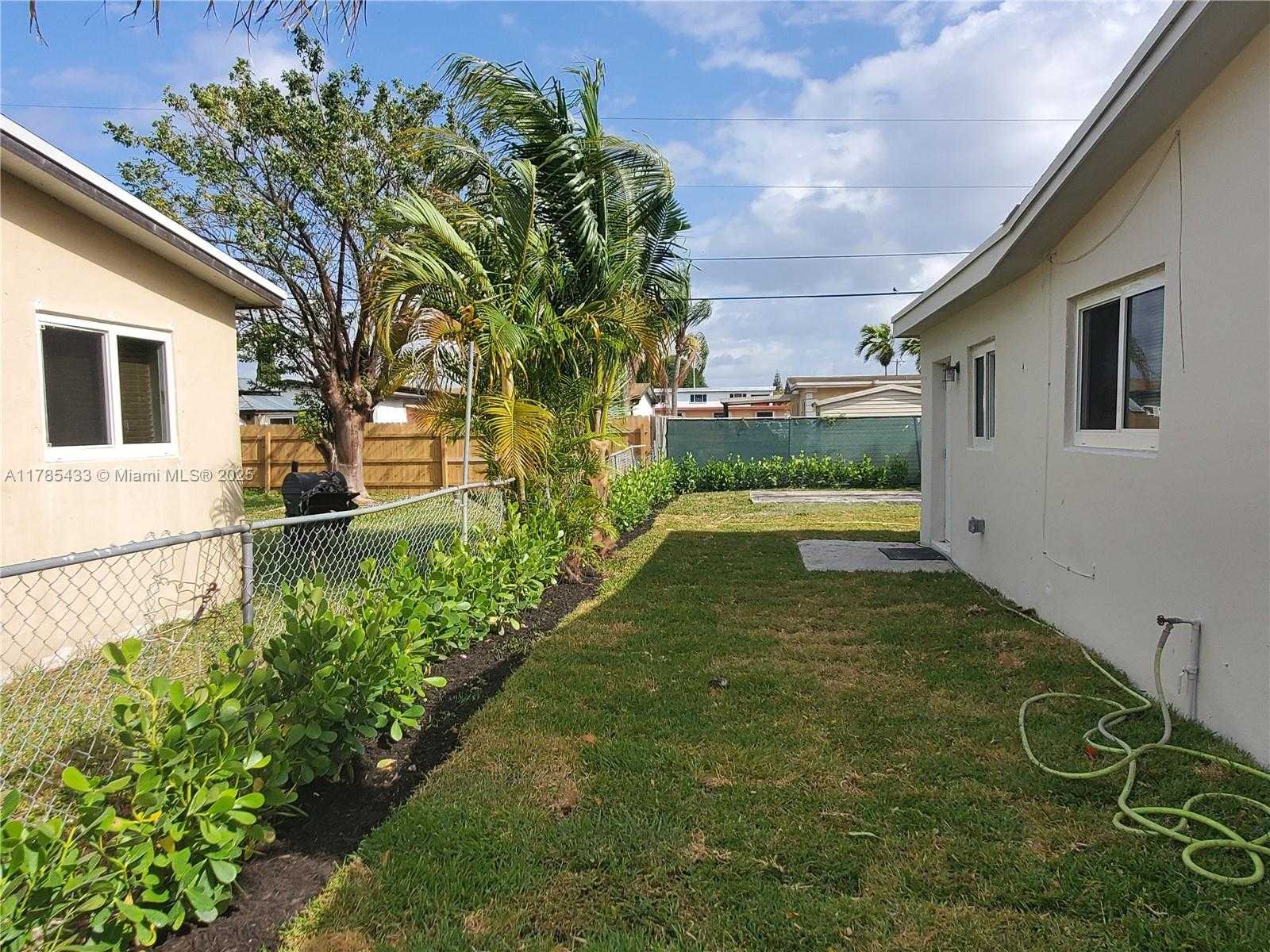 Small Image of 10845 SOUTH WEST 221ST ST, Miami Number 11