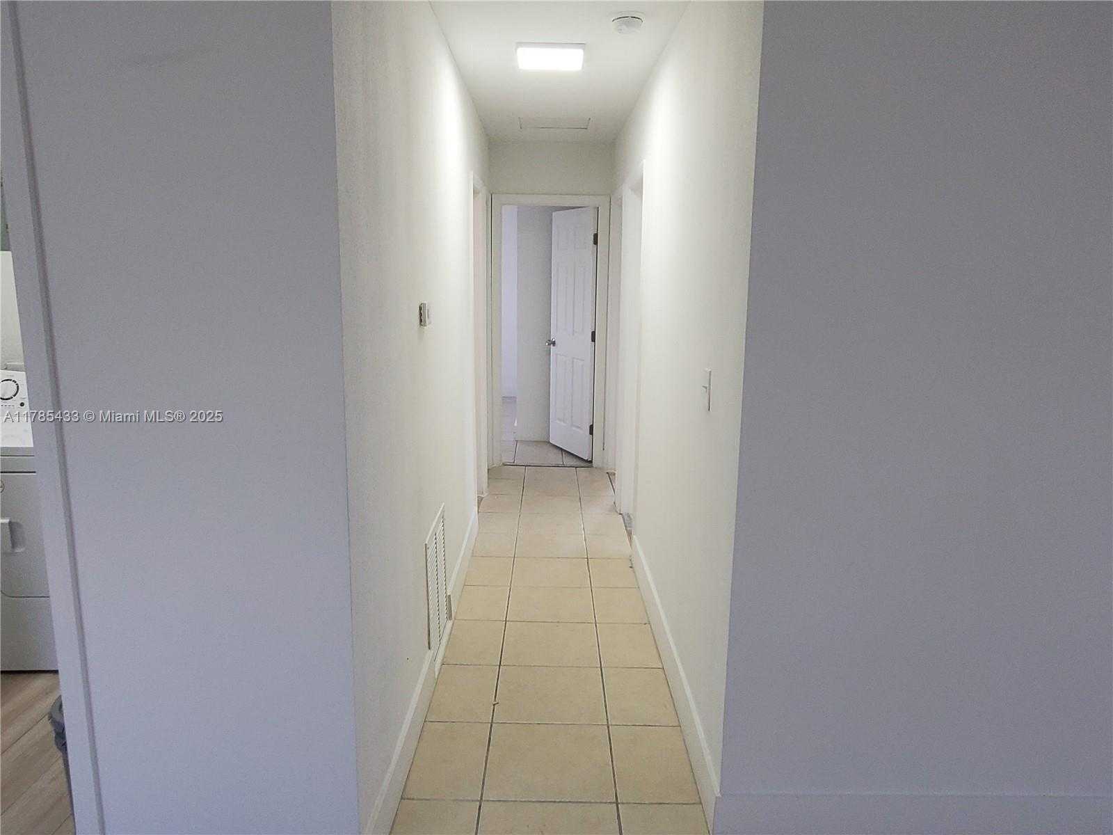 Small Image of 10845 SOUTH WEST 221ST ST, Miami Number 4