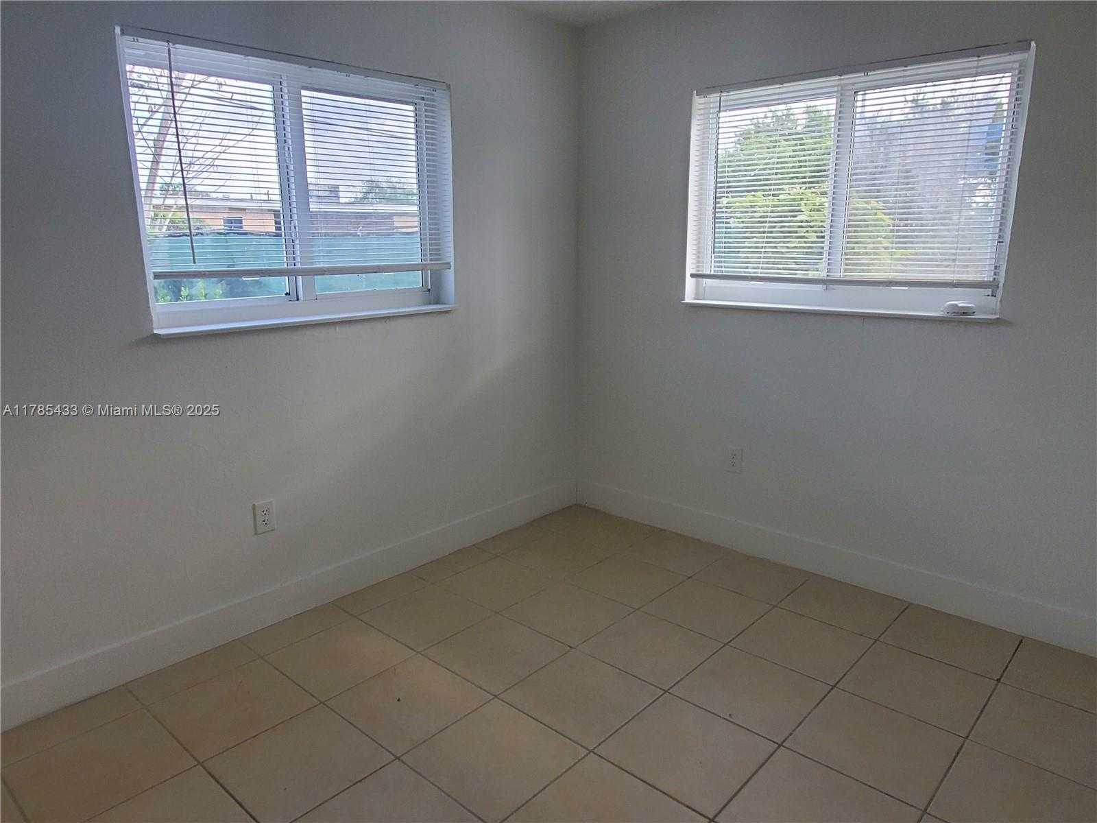 Small Image of 10845 SOUTH WEST 221ST ST, Miami Number 5