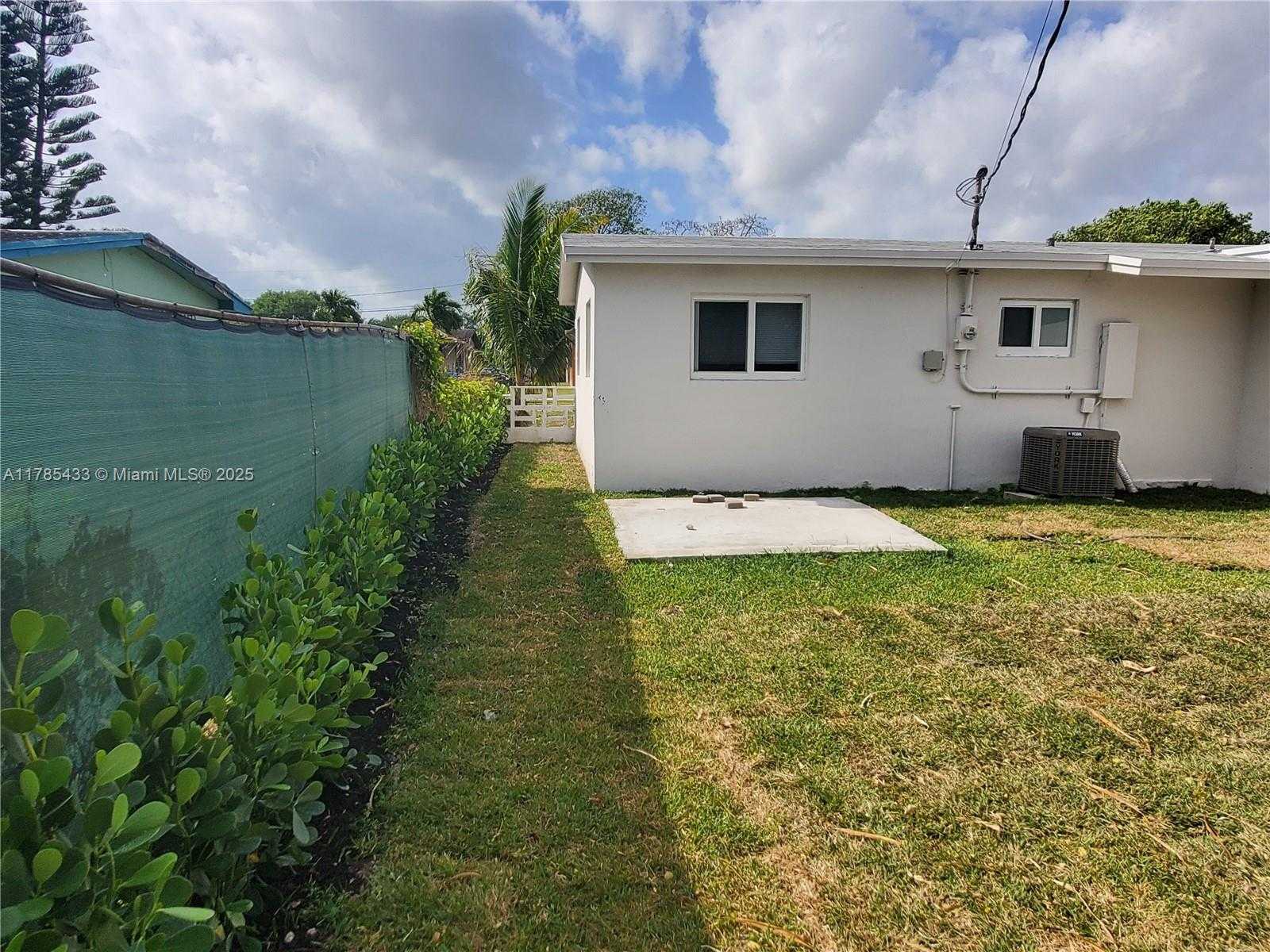 Small Image of 10845 SOUTH WEST 221ST ST, Miami Number 9