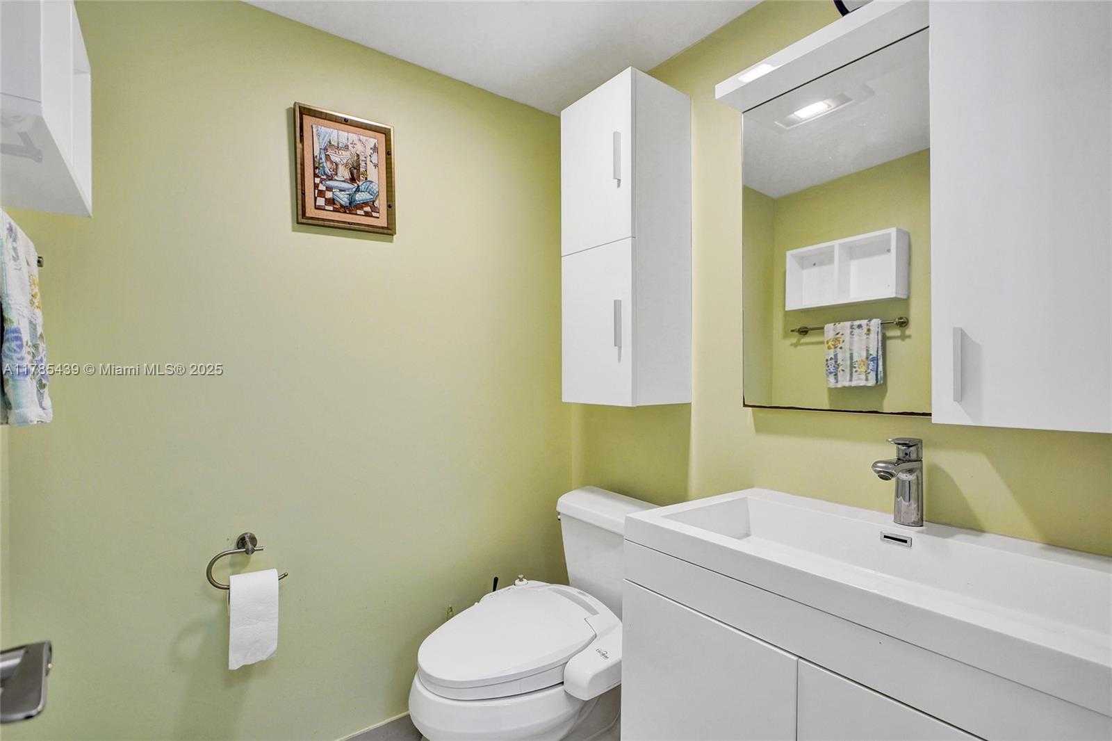 Small Image of 2401 SOUTH OCEAN DR #802 (Available June 1), Hollywood Number 16
