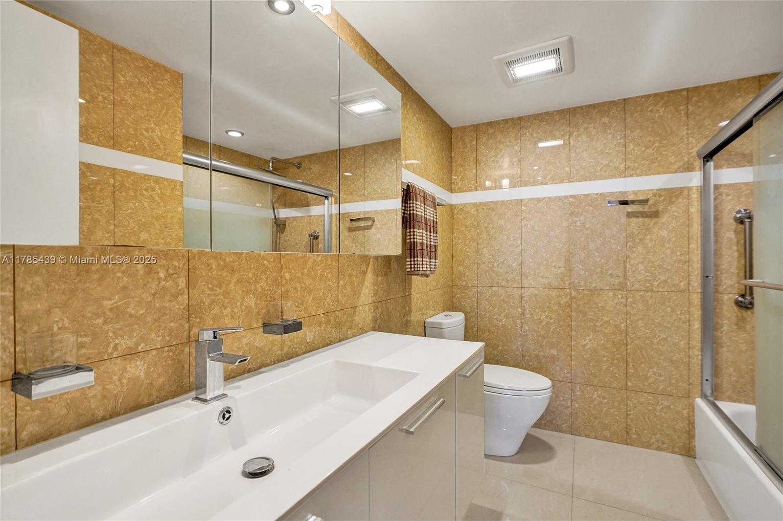Small Image of 2401 SOUTH OCEAN DR #802 (Available June 1), Hollywood Number 25
