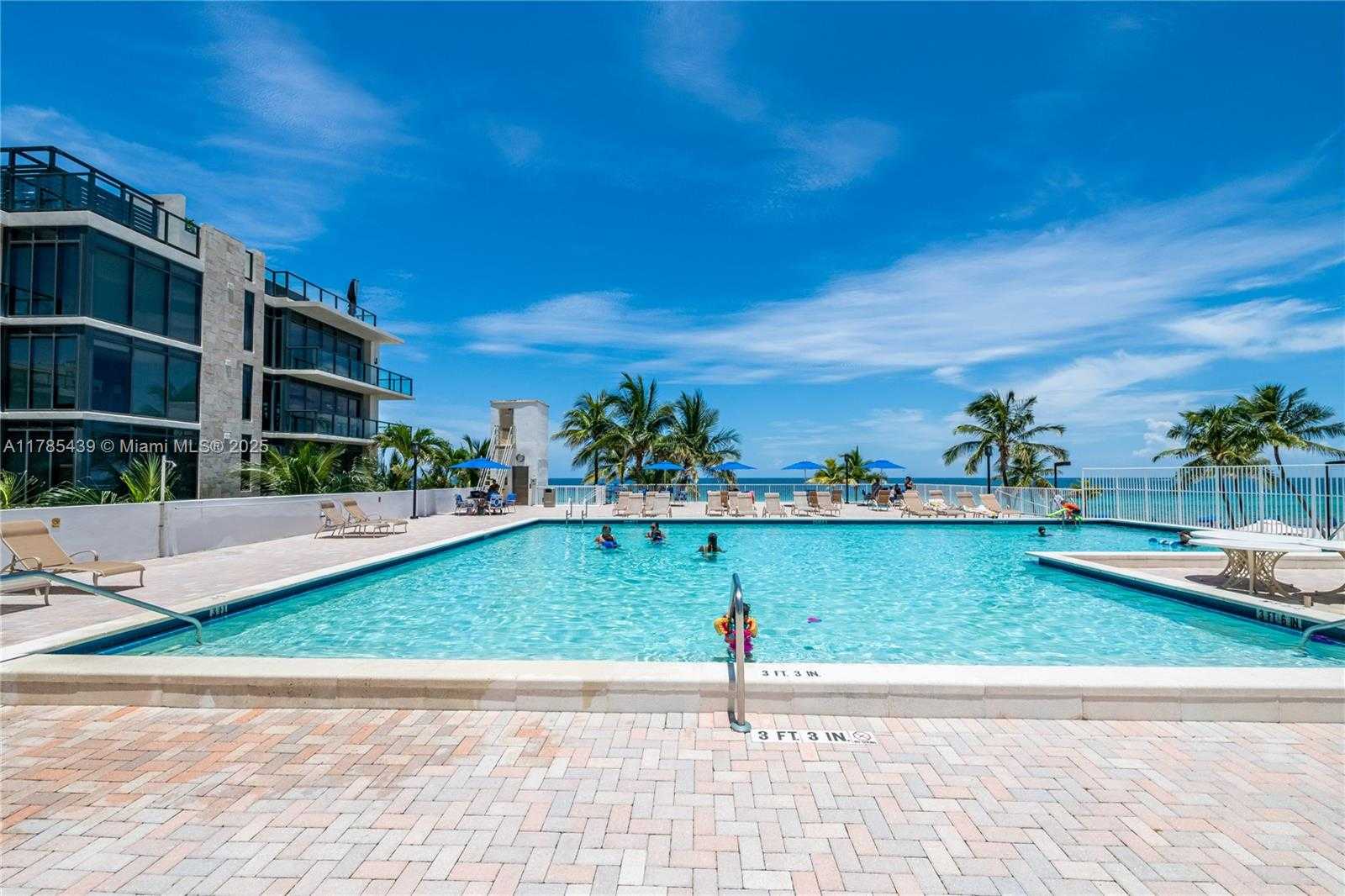 Small Image of 2401 SOUTH OCEAN DR #802 (Available June 1), Hollywood Number 42