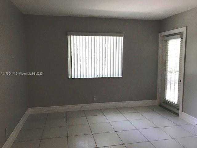 Small Image of 13902 SOUTH WEST 91ST TER #13902, Miami Number 14