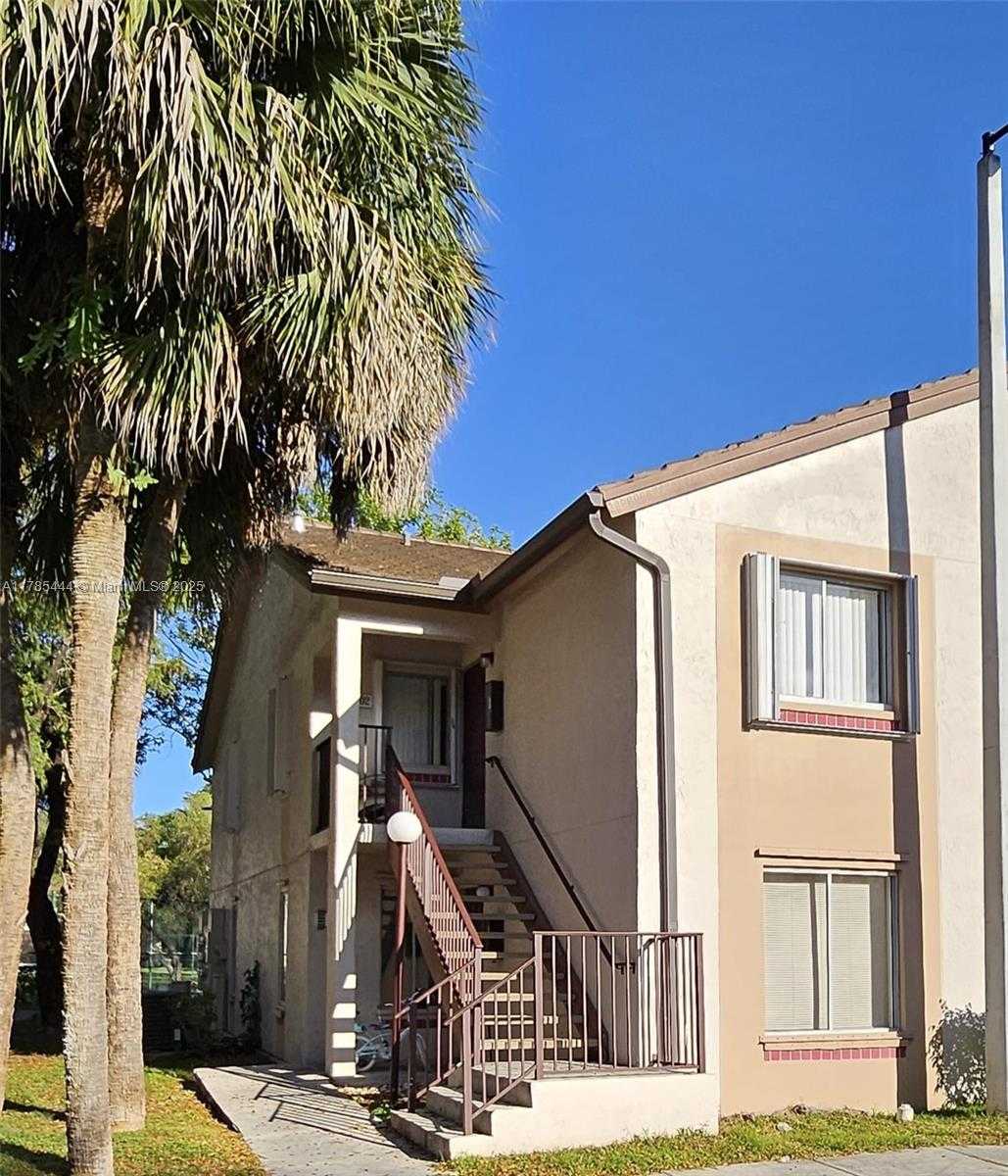 Small Image of 13902 SOUTH WEST 91ST TER #13902, Miami Number 17