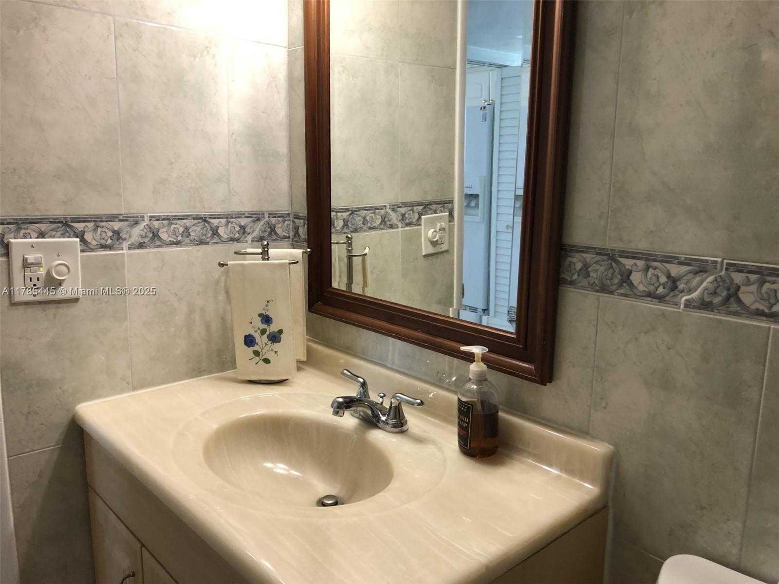 Small Image of 9273 COLLINS AVE #1104, Surfside Number 16