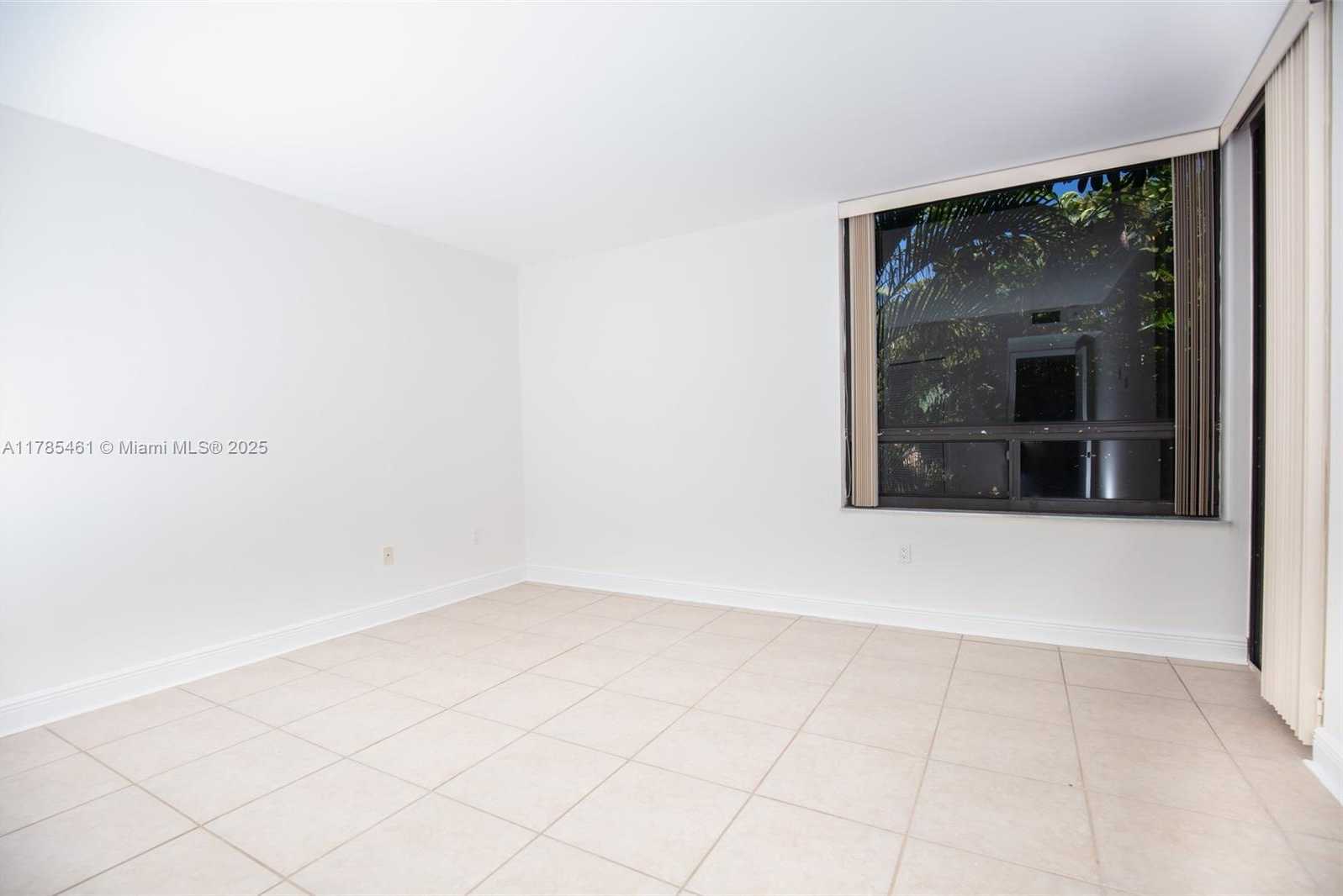 Small Image of 21085 NORTH EAST 34TH AVE #302-1, Aventura Number 5