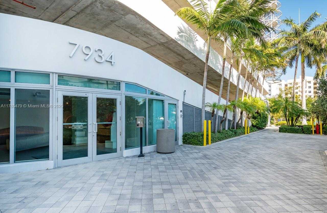 Small Image of 7934 WEST DR #1101, North Bay Village Number 27