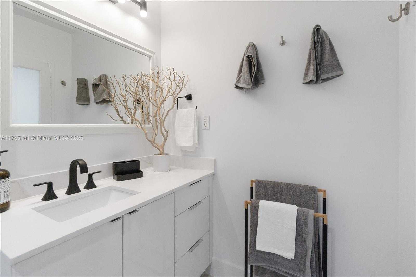 Small Image of 100 LINCOLN RD #1539, Miami Beach Number 14