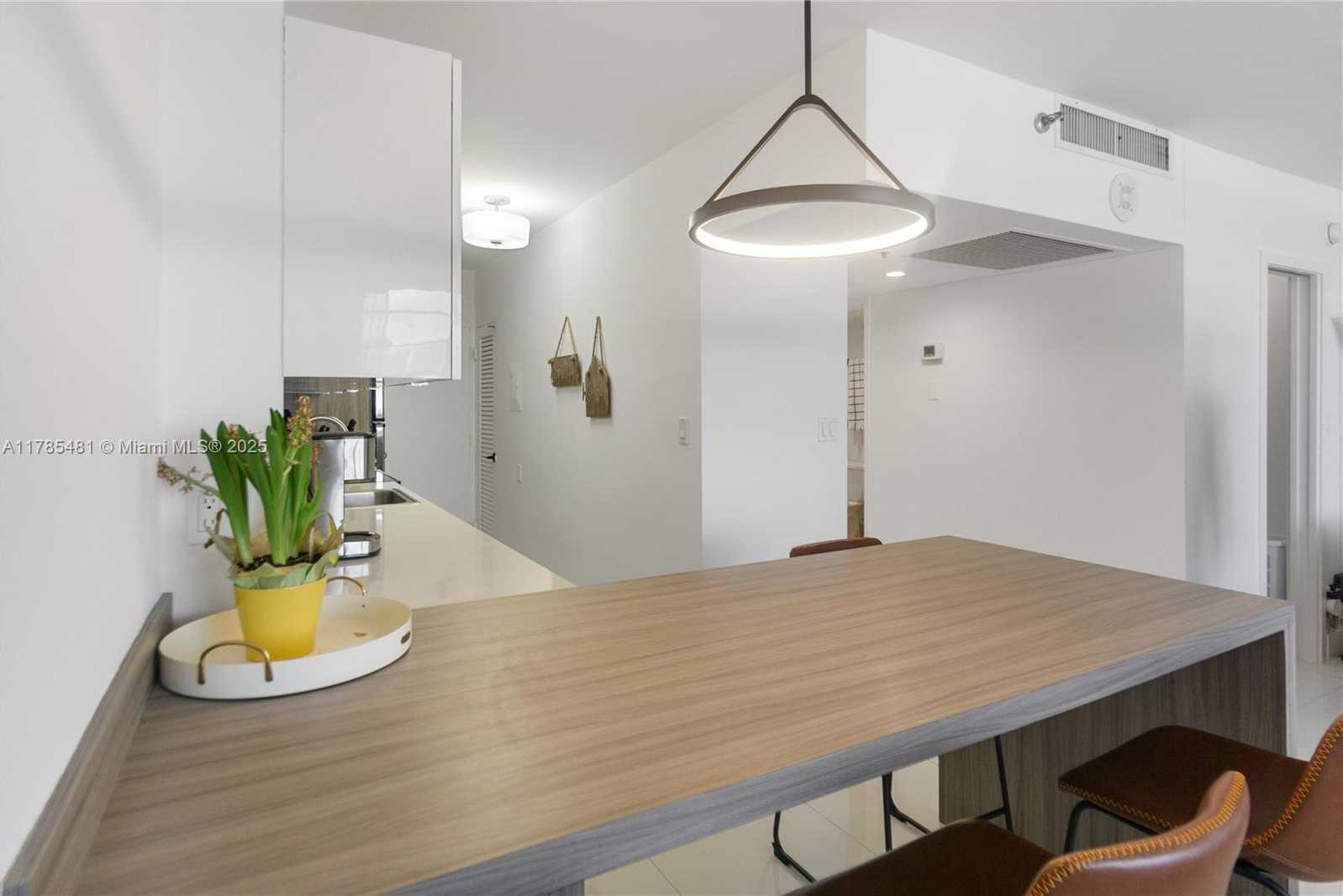 Small Image of 100 LINCOLN RD #1539, Miami Beach Number 9