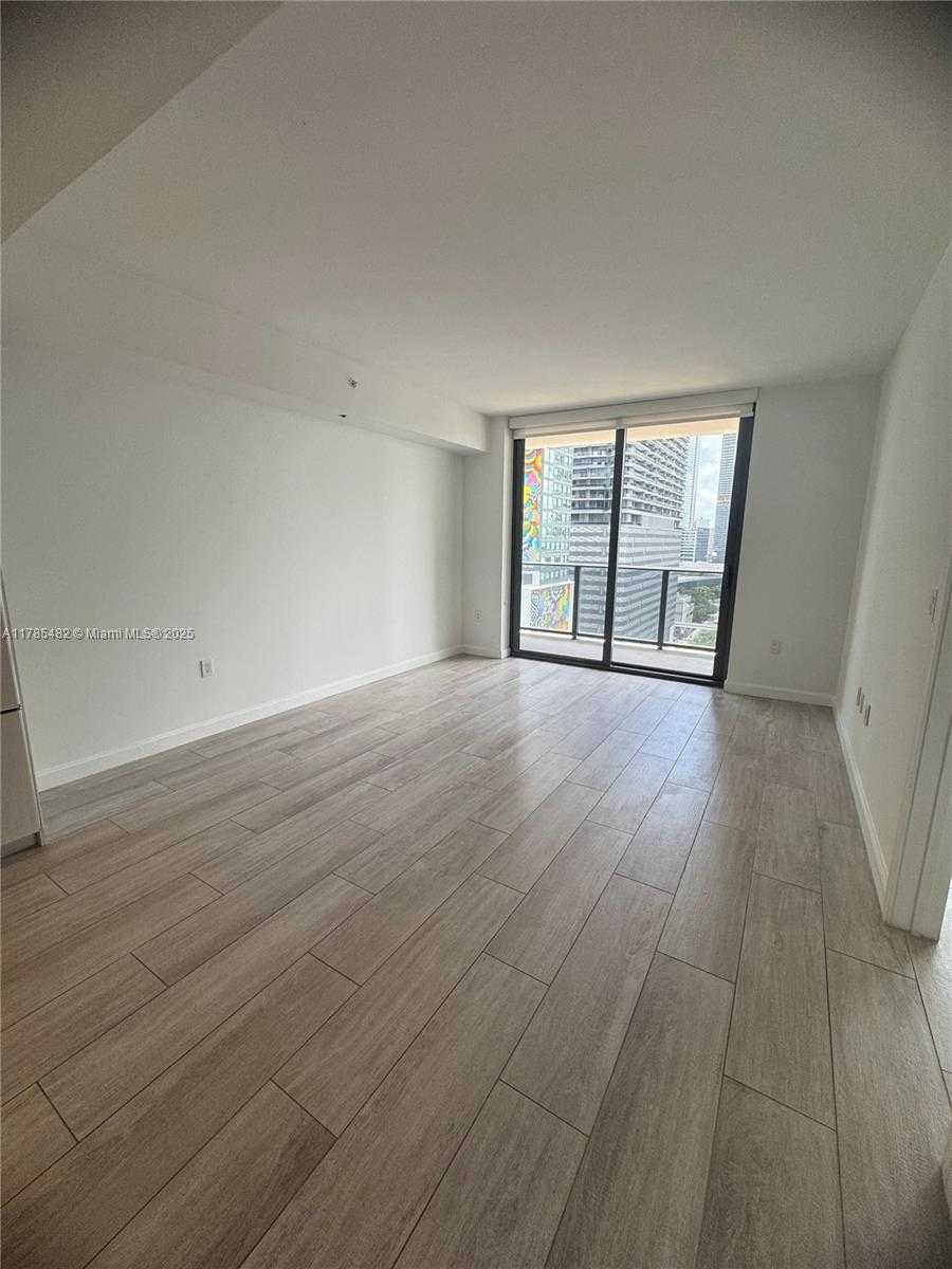Small Image of Miami Number 12