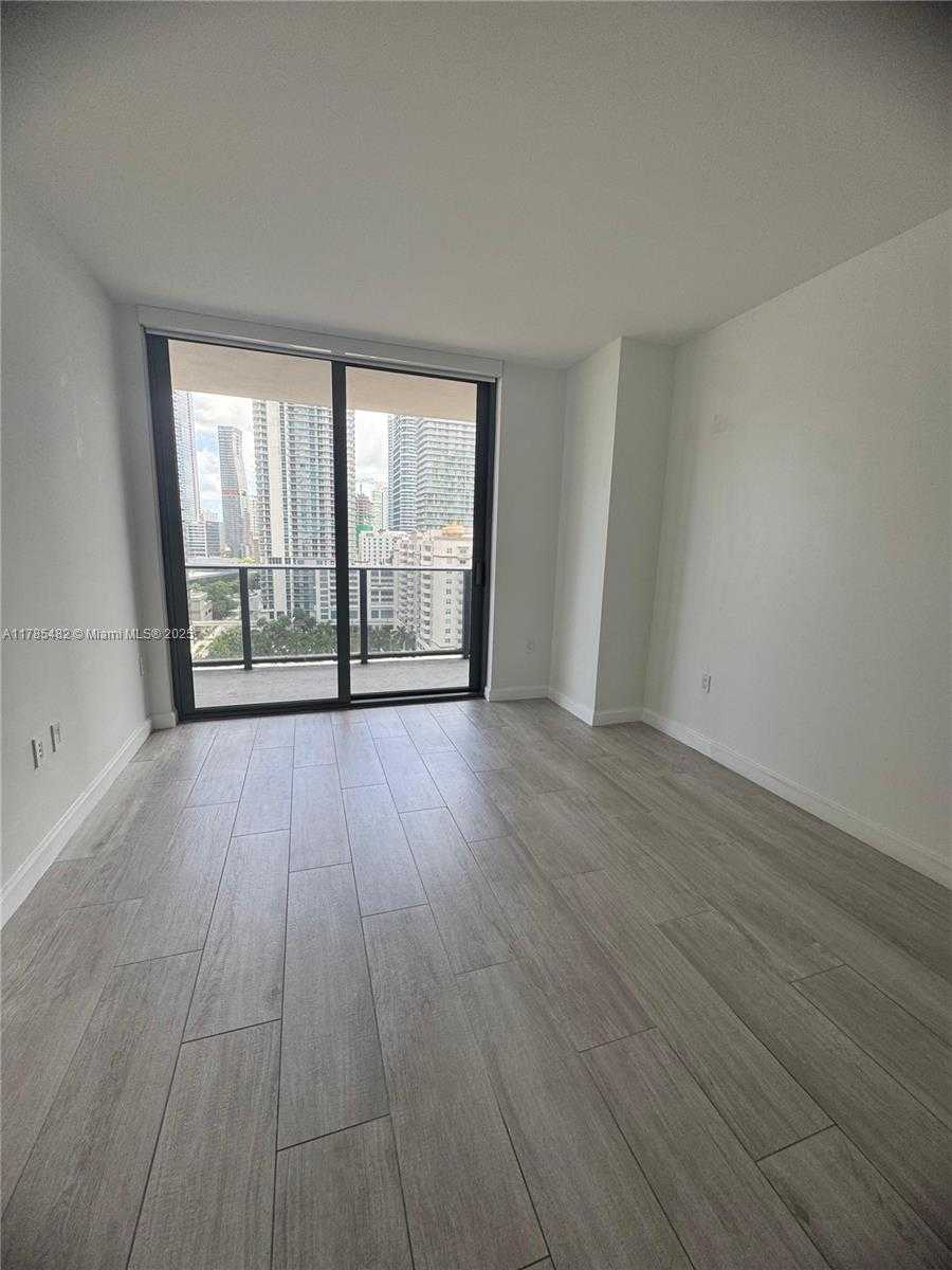 Small Image of Miami Number 6