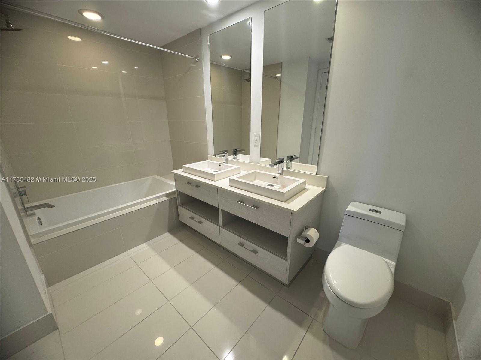 Small Image of Miami Number 9