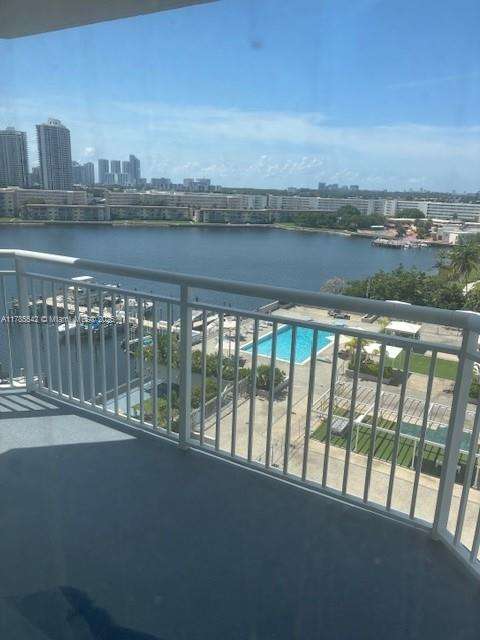 Small Image of 18071 BISCAYNE BLVD #903, Aventura Number 14