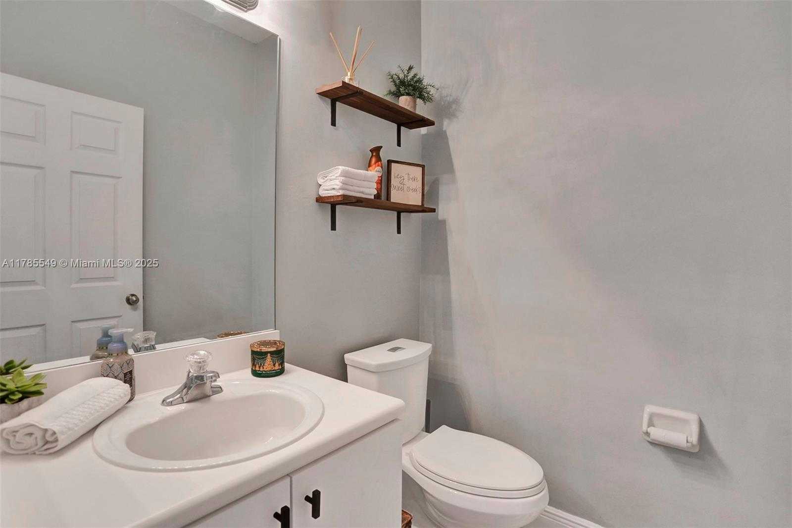 Small Image of 13264 SOUTH WEST 128TH PATH, Miami Number 17