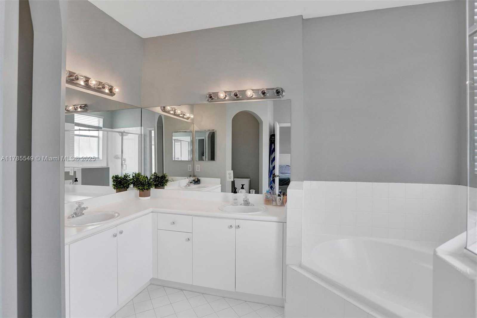 Small Image of 13264 SOUTH WEST 128TH PATH, Miami Number 34