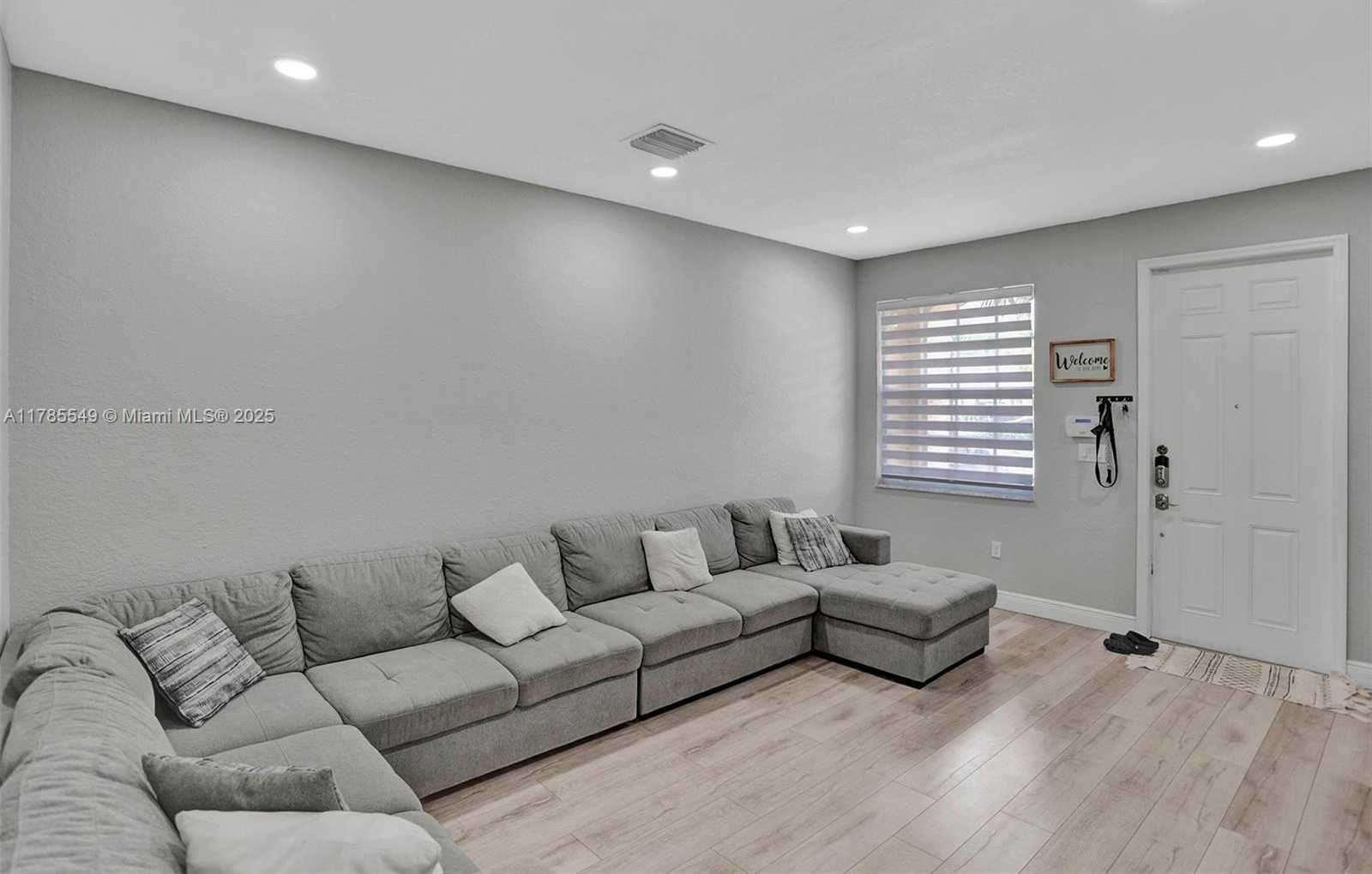 Small Image of 13264 SOUTH WEST 128TH PATH, Miami Number 6