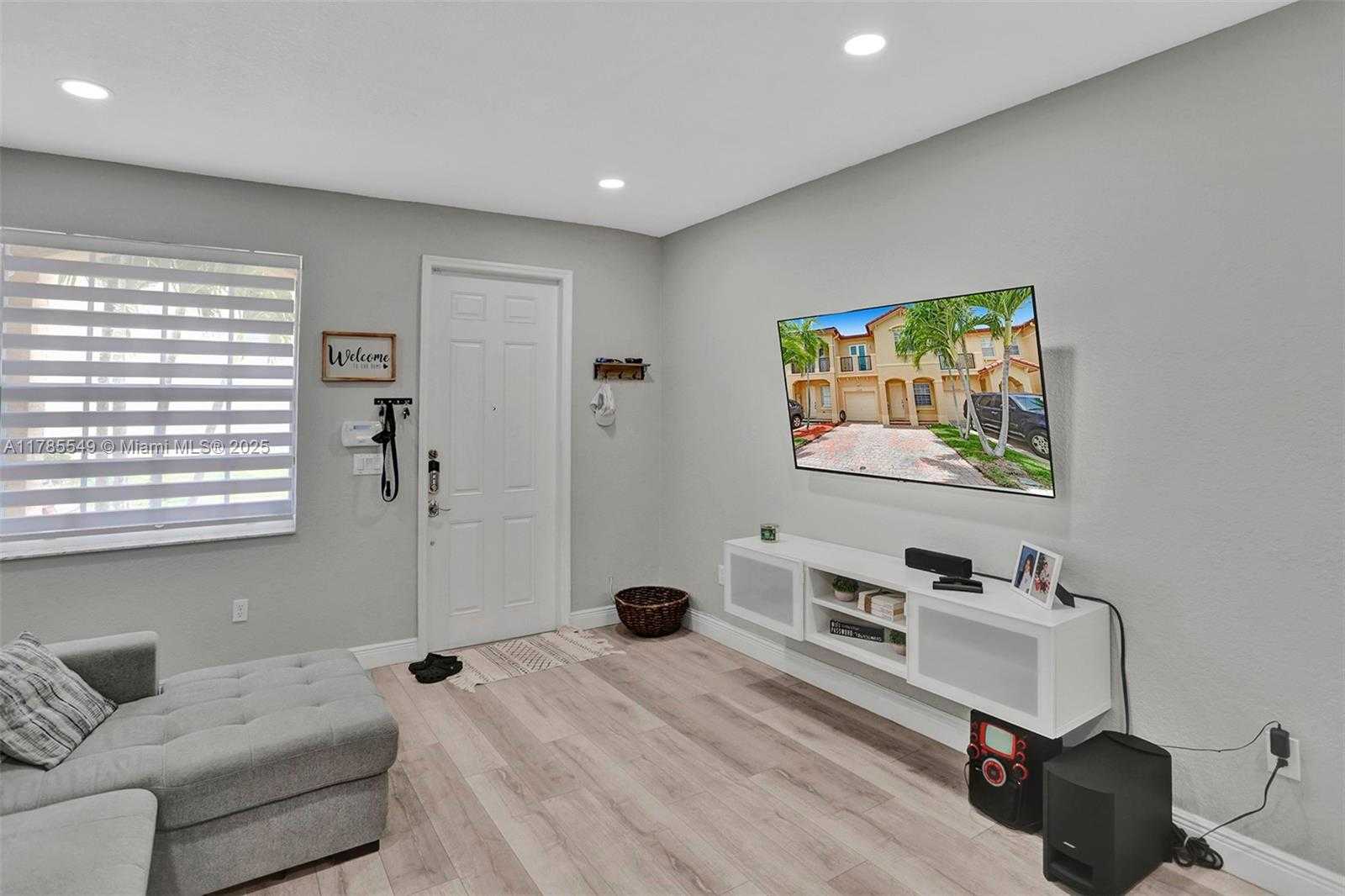 Small Image of 13264 SOUTH WEST 128TH PATH, Miami Number 7