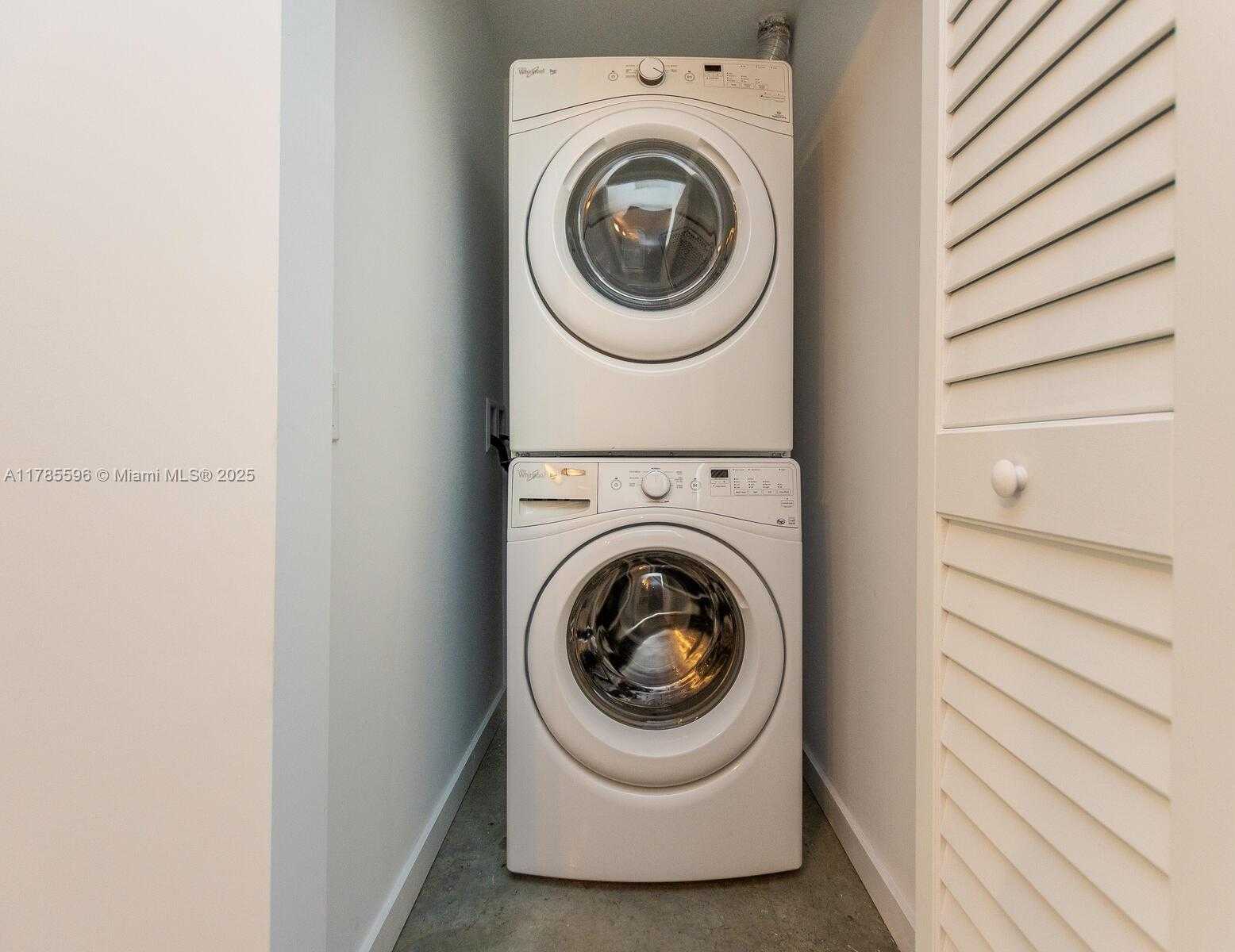 Small Image of 151 SOUTH EAST 1ST ST #805, Miami Number 30