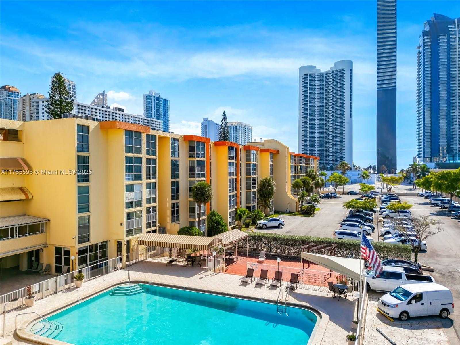 Small Image of 200 172ND ST #103, Sunny Isles Beach Number 3