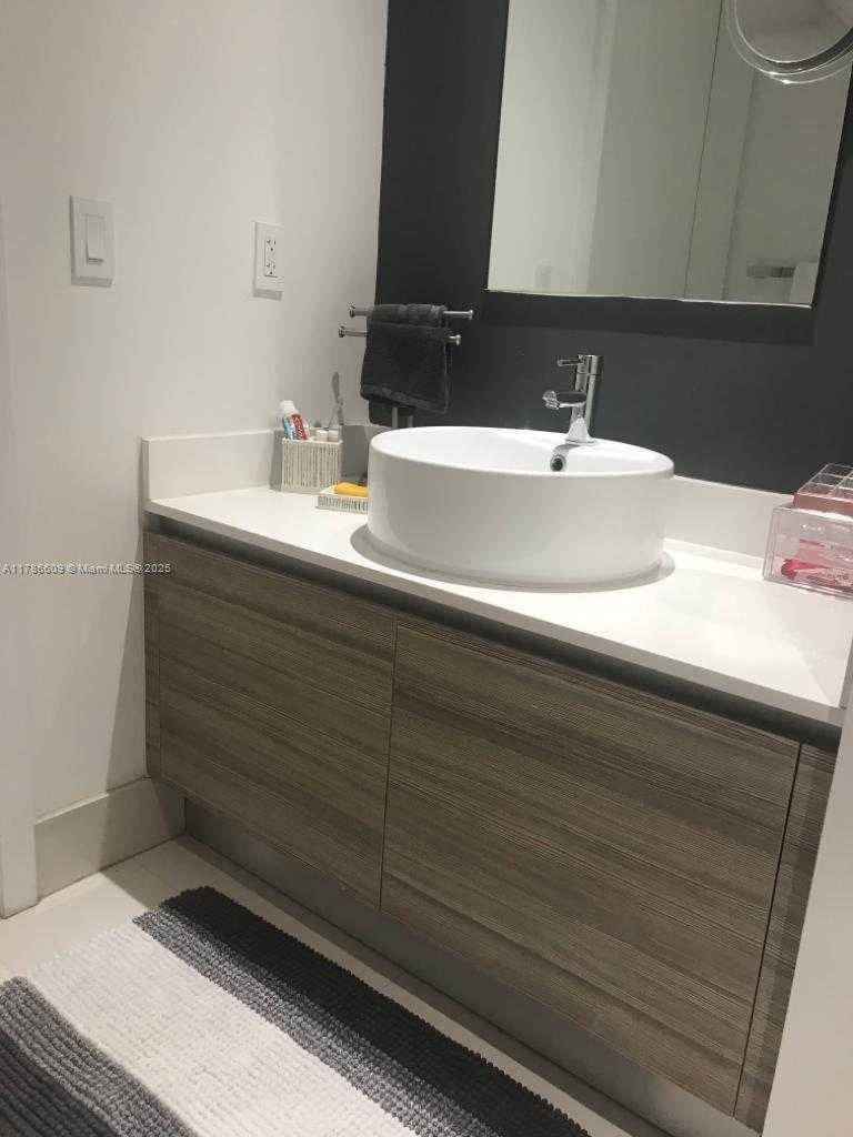 Small Image of 121 NORTH EAST 34TH ST #1611, Miami Number 14