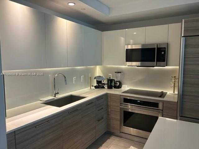 Small Image of 121 NORTH EAST 34TH ST #1611, Miami Number 2