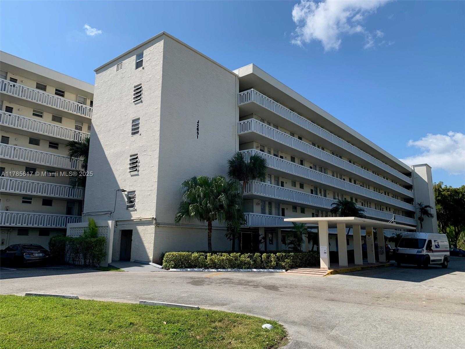 Small Image of 2851 LEONARD DR #J603, Aventura Number 12