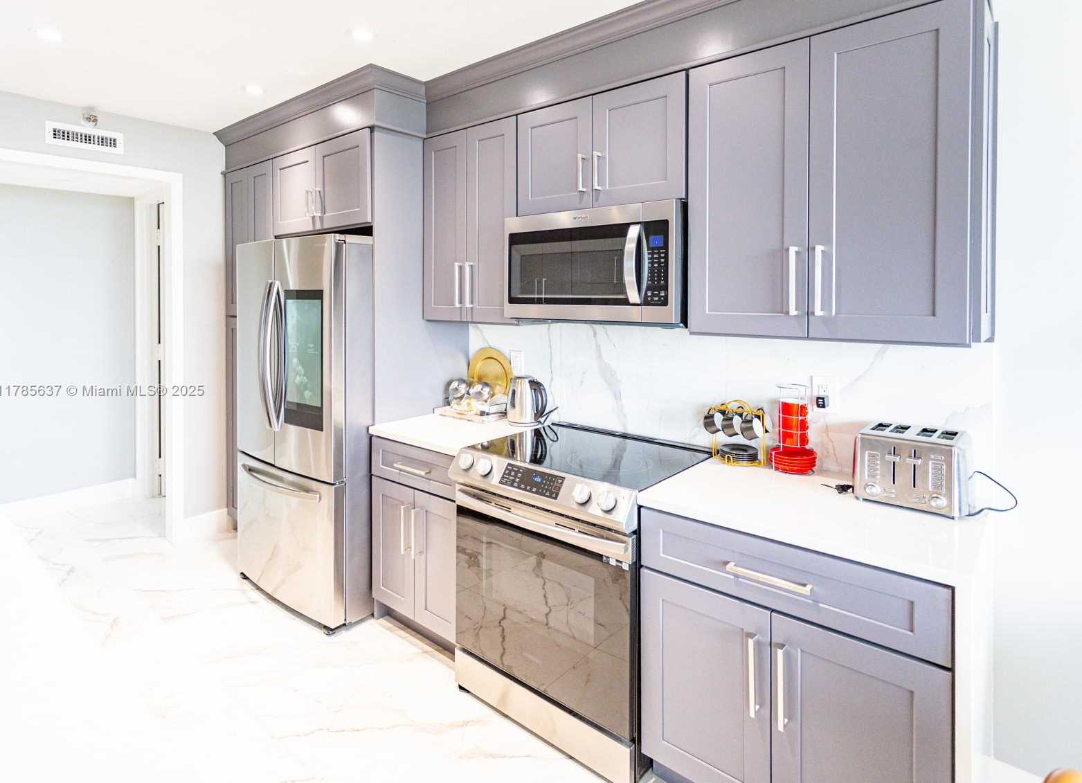 Small Image of 19500 TURNBERRY WAY #PH - C, Aventura Number 10