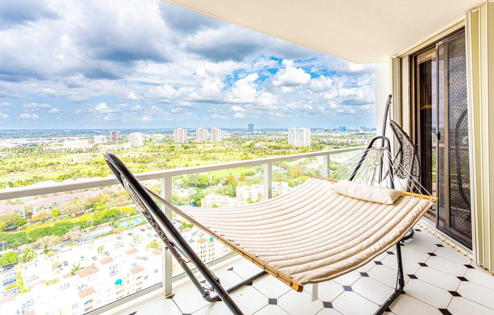 Small Image of 19500 TURNBERRY WAY #PH - C, Aventura Number 12