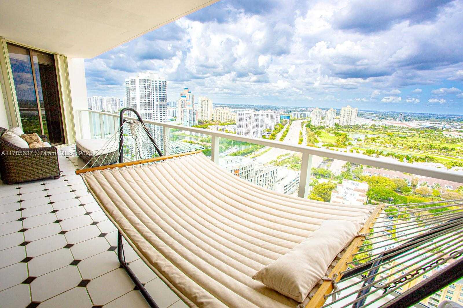 Small Image of 19500 TURNBERRY WAY #PH - C, Aventura Number 13