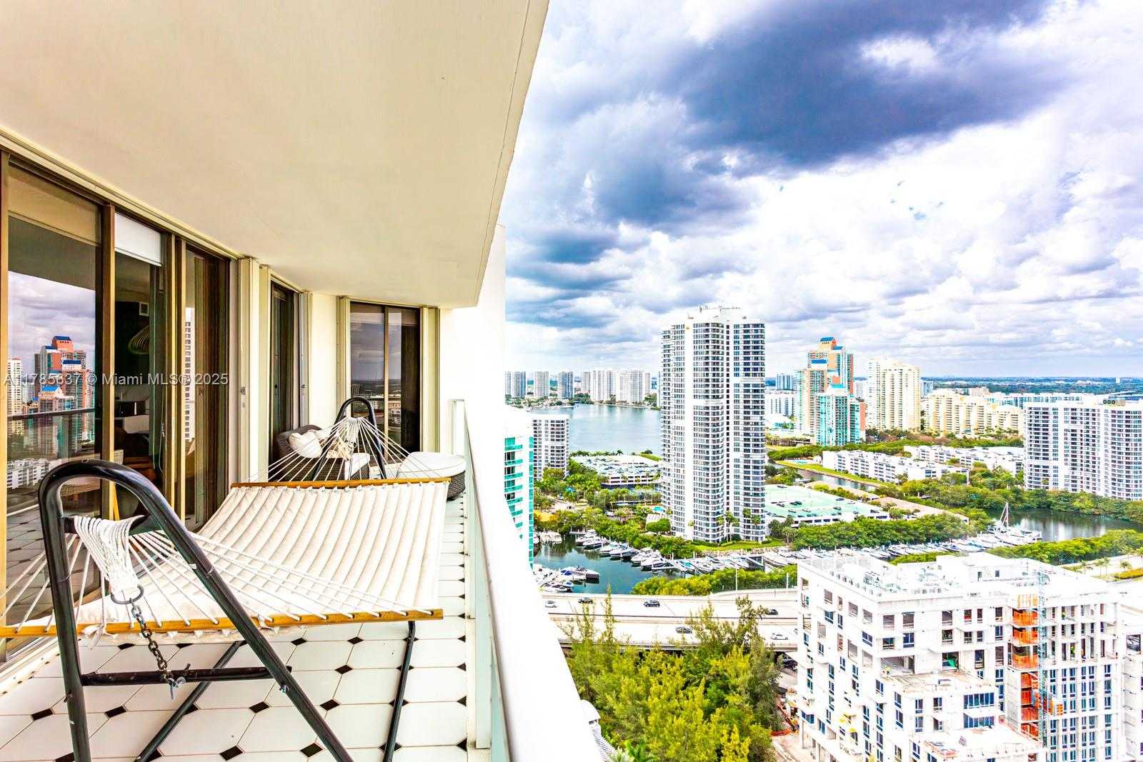 Small Image of 19500 TURNBERRY WAY #PH - C, Aventura Number 15