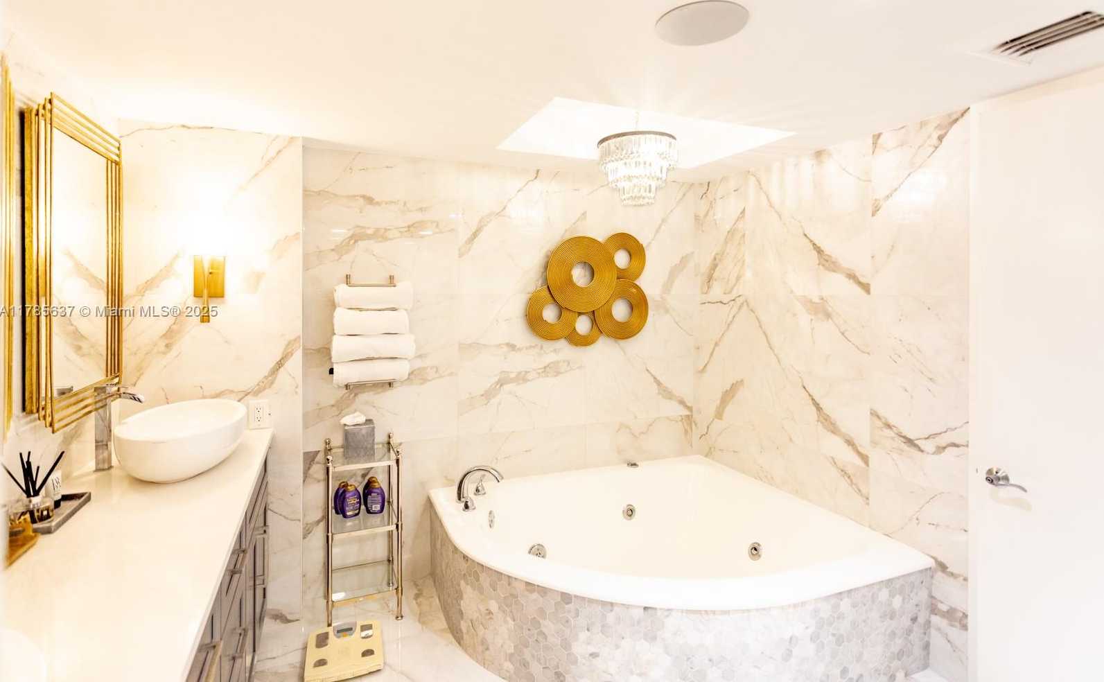 Small Image of 19500 TURNBERRY WAY #PH - C, Aventura Number 23