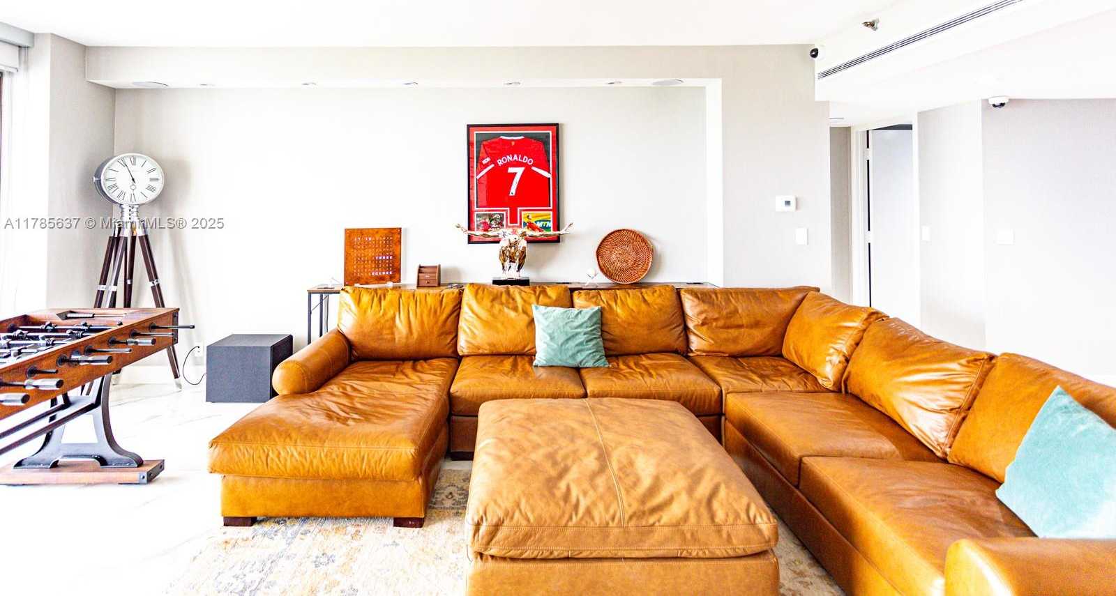 Small Image of 19500 TURNBERRY WAY #PH - C, Aventura Number 5