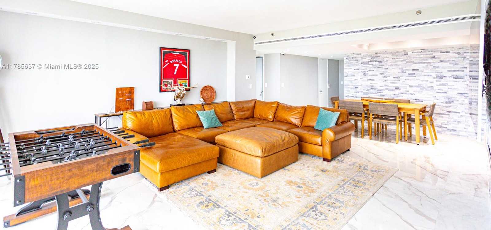 Small Image of 19500 TURNBERRY WAY #PH - C, Aventura Number 7