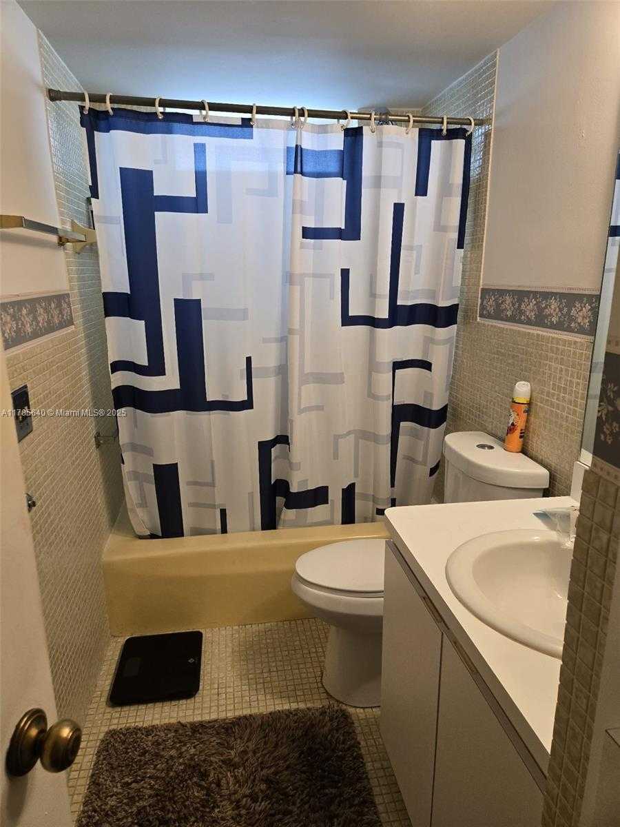 Small Image of 2903 POINT EAST DR #K611, Aventura Number 8