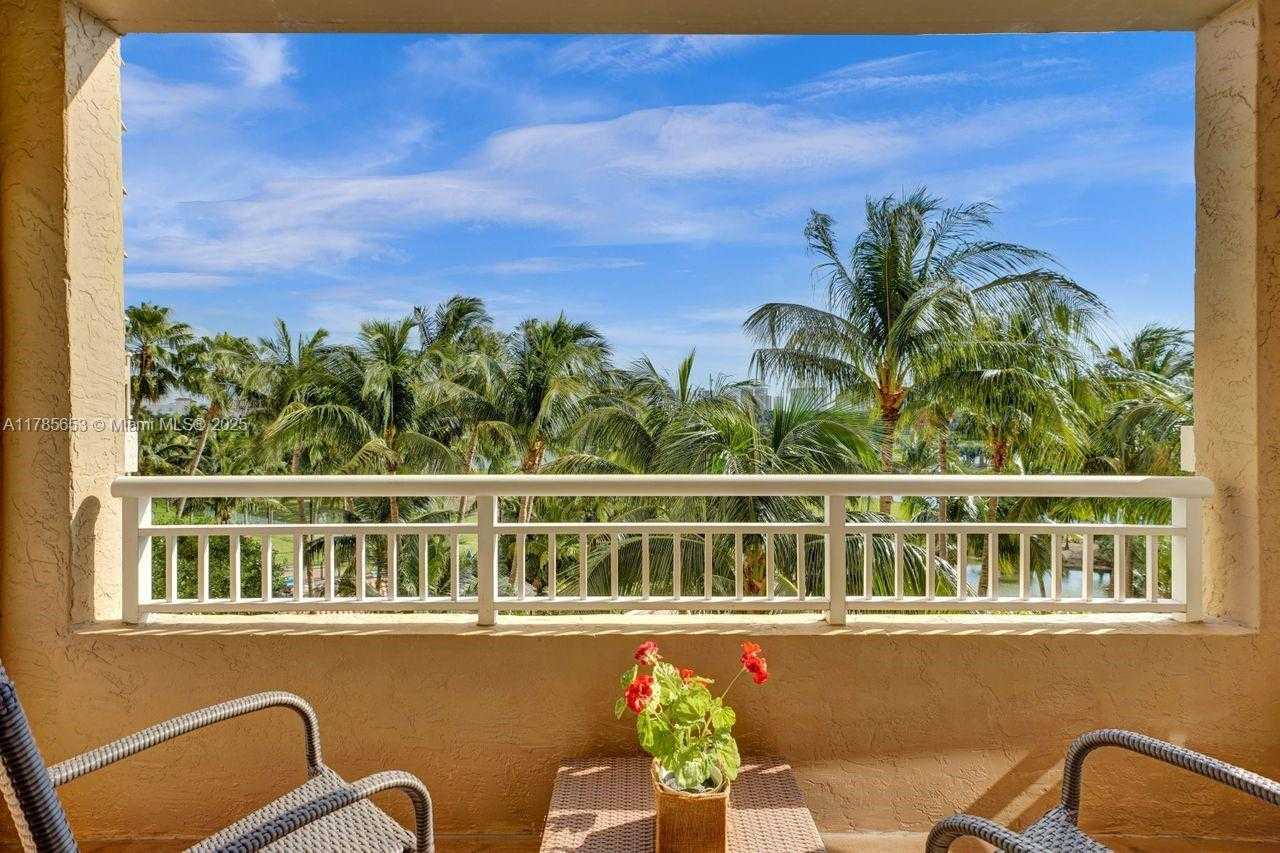 Small Image of 19501 WEST COUNTRY CLUB DR #402, Aventura Number 19