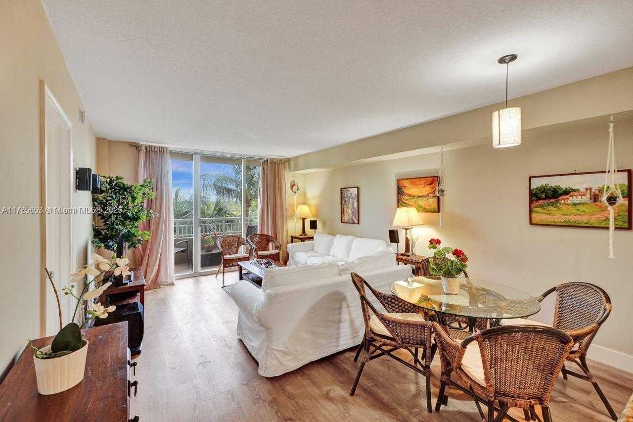 Small Image of 19501 WEST COUNTRY CLUB DR #402, Aventura Number 3