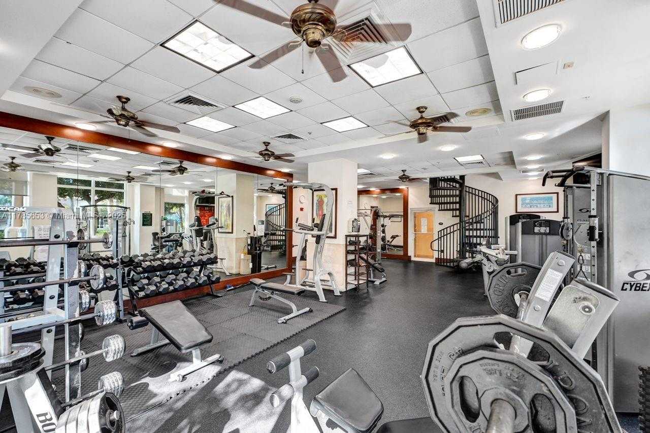 Small Image of 19501 WEST COUNTRY CLUB DR #402, Aventura Number 31