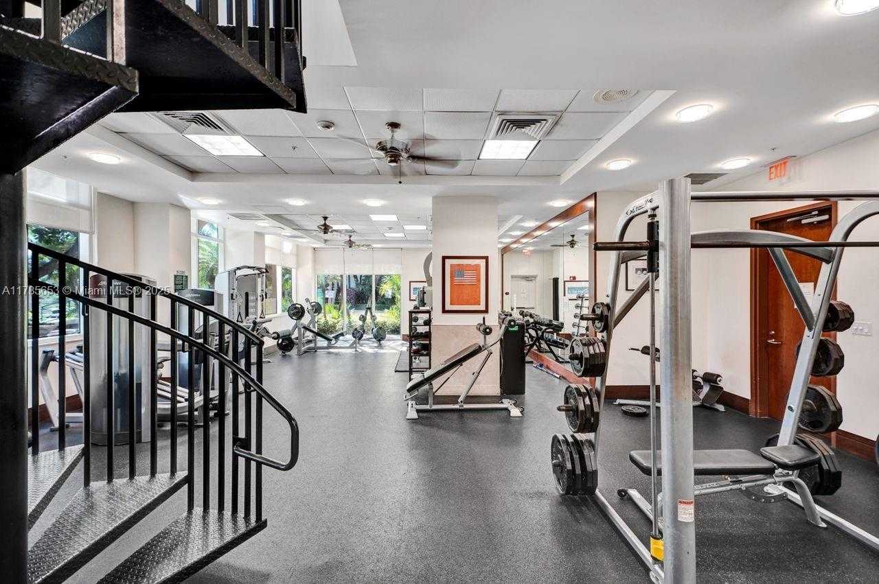 Small Image of 19501 WEST COUNTRY CLUB DR #402, Aventura Number 32