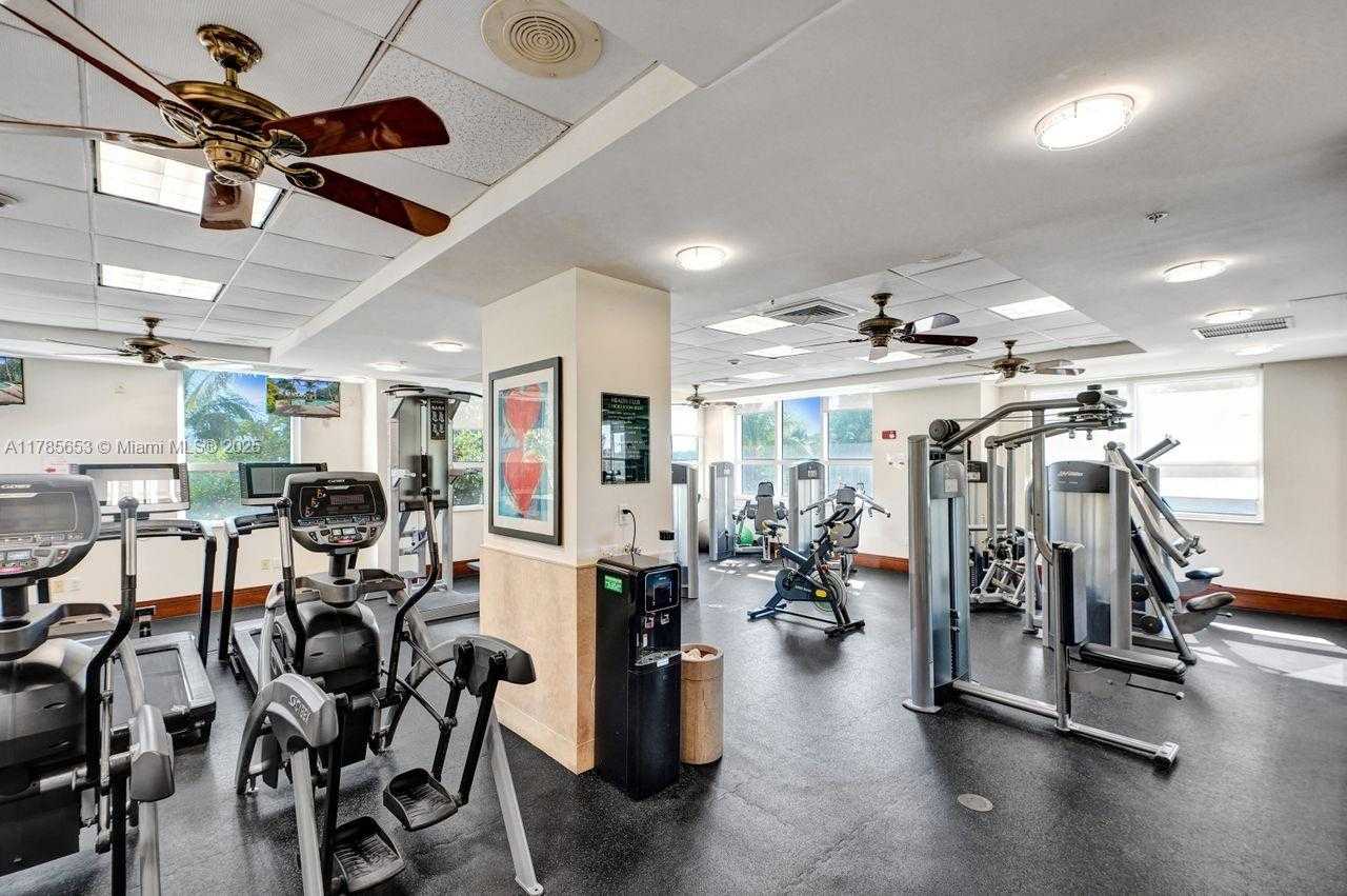 Small Image of 19501 WEST COUNTRY CLUB DR #402, Aventura Number 34