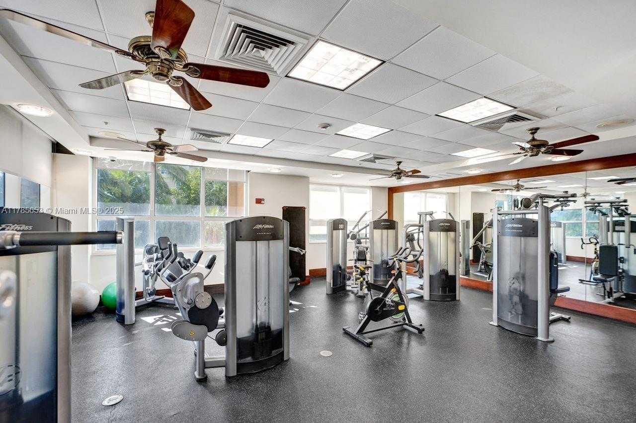 Small Image of 19501 WEST COUNTRY CLUB DR #402, Aventura Number 35