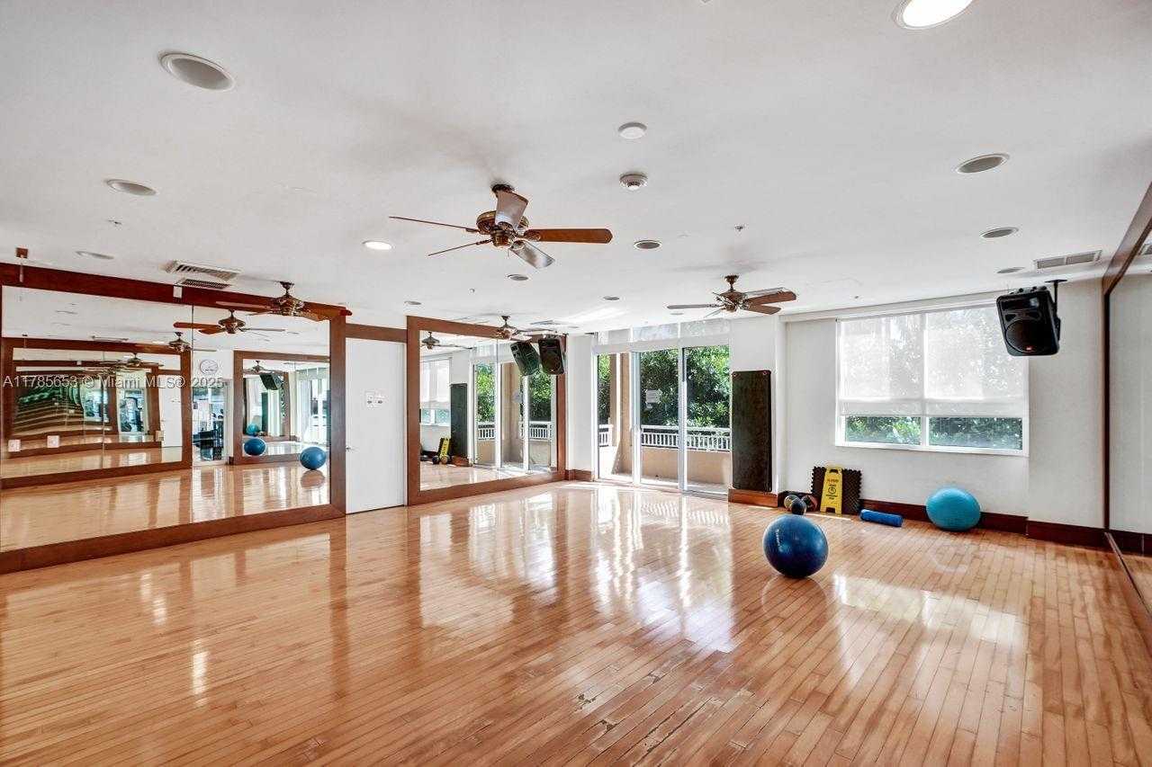 Small Image of 19501 WEST COUNTRY CLUB DR #402, Aventura Number 36