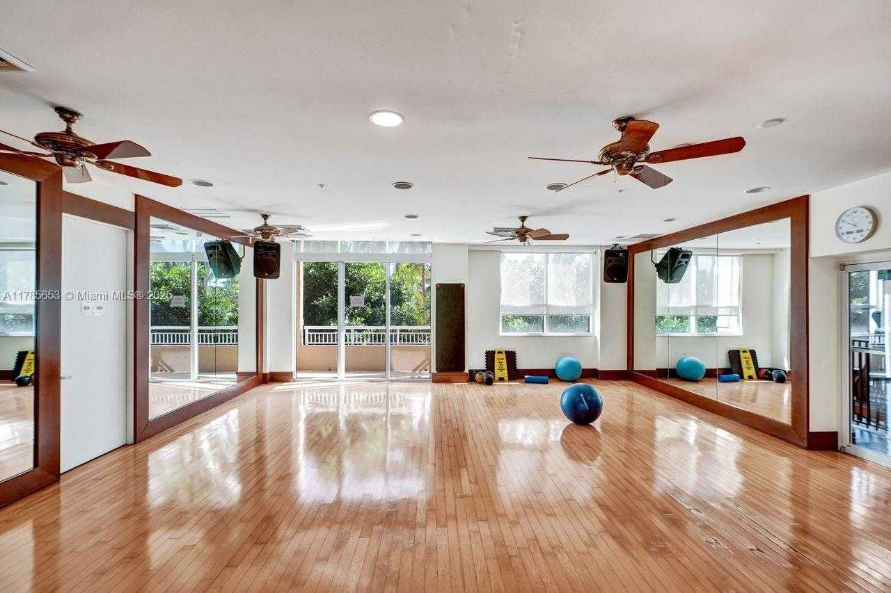 Small Image of 19501 WEST COUNTRY CLUB DR #402, Aventura Number 37