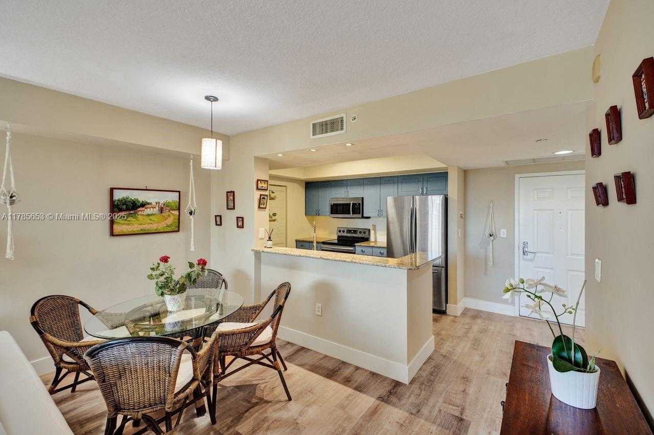Small Image of 19501 WEST COUNTRY CLUB DR #402, Aventura Number 8
