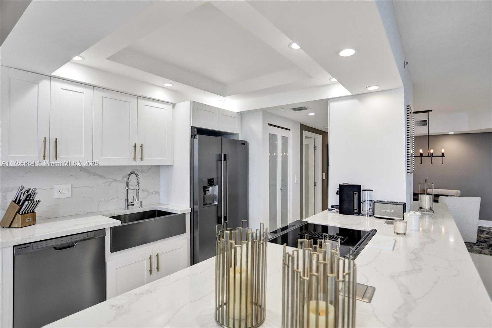 Small Image of 2000 ISLAND BLVD #2008, Aventura Number 10