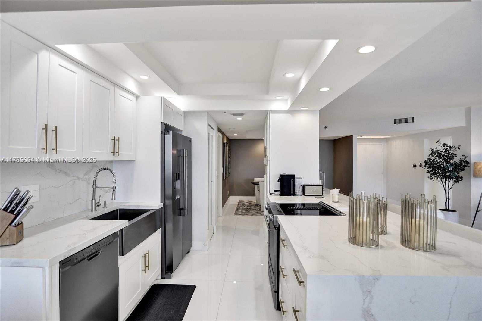 Small Image of 2000 ISLAND BLVD #2008, Aventura Number 12
